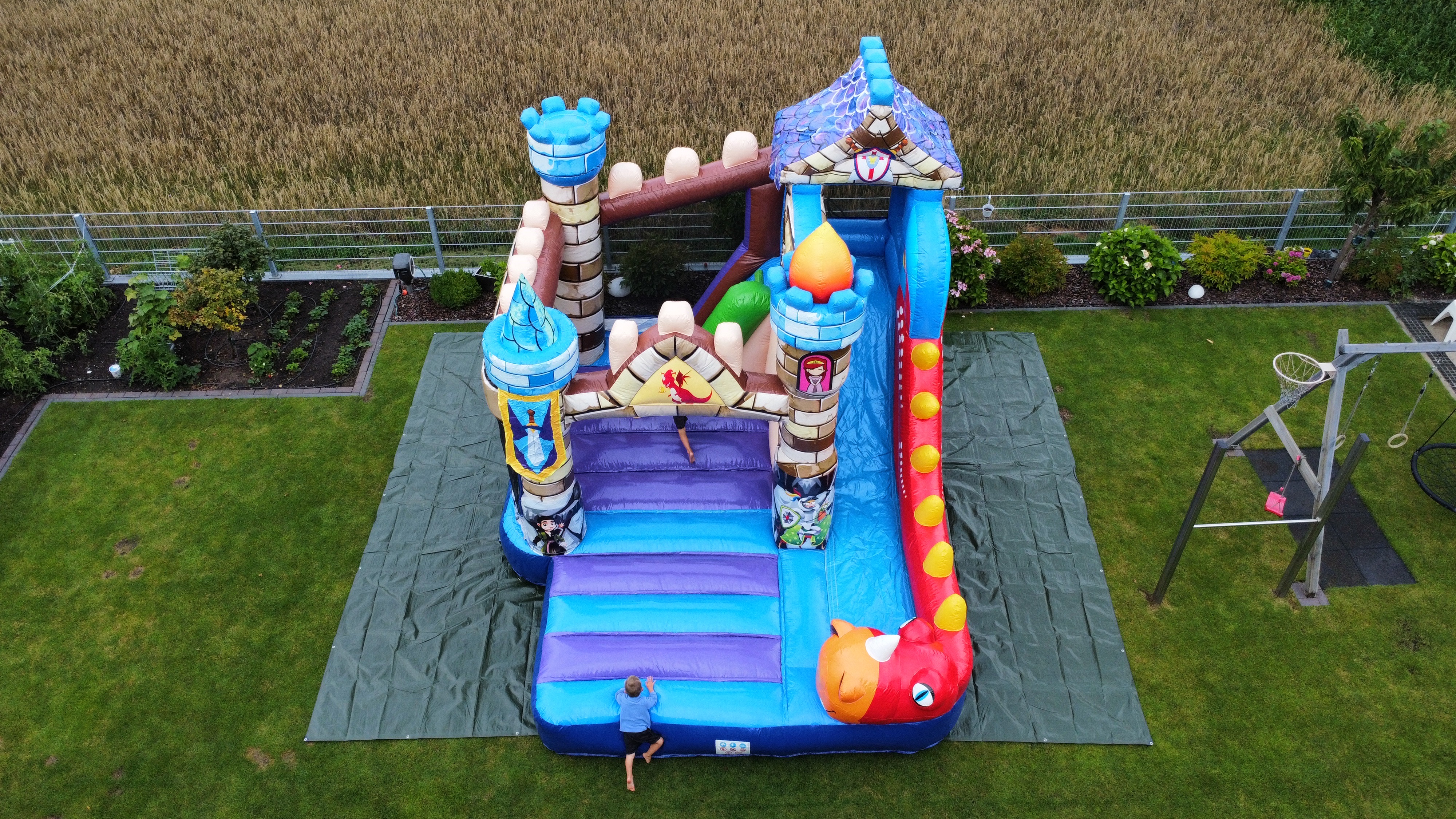 Ritterburg mit Drachenrutsche